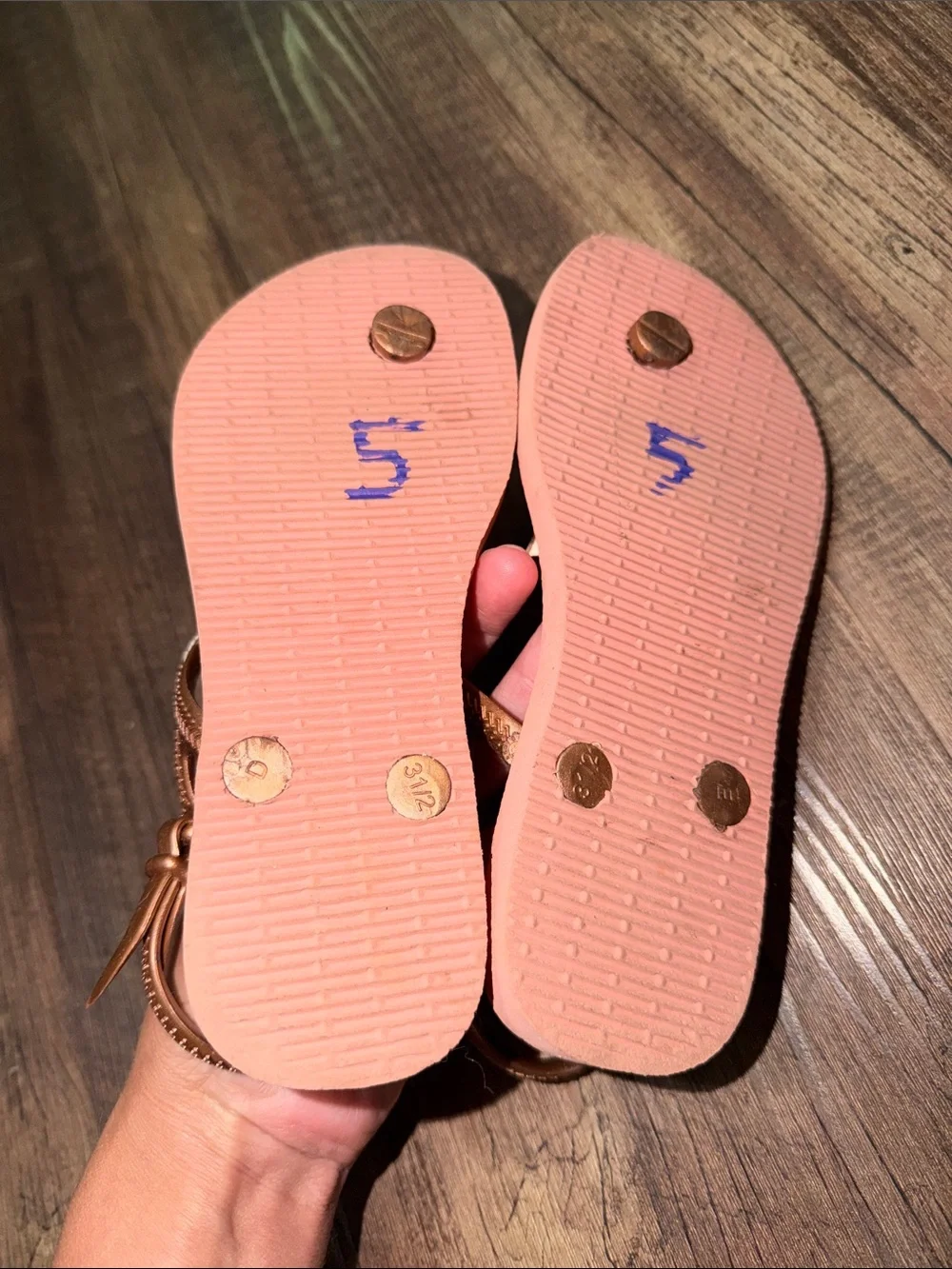 HAVAIANAS girls Hawaiian flamingo flipflop sandals size 2
